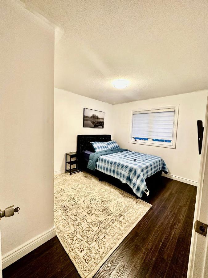 Deluxe Double Room Ii- Hazel Stays Місісаґа Екстер'єр фото
